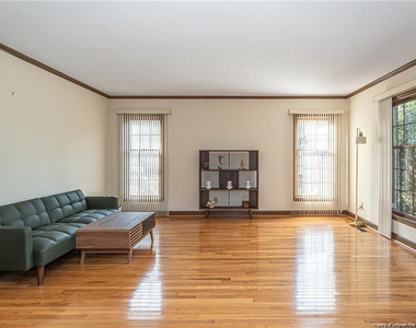 6821 Thames Drive - Photo Thumbnail 5