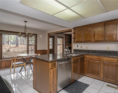 6821 Thames Drive - Photo Thumbnail 18