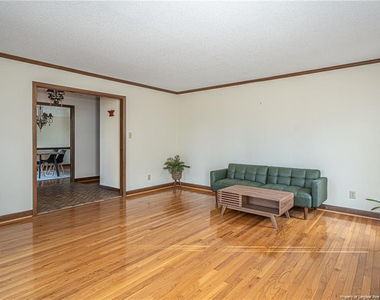 6821 Thames Drive - Photo Thumbnail 6