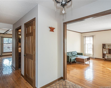 6821 Thames Drive - Photo Thumbnail 9