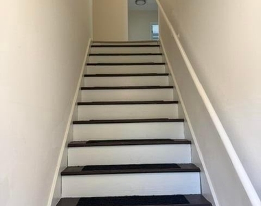 445 E Bayview Avenue - Photo Thumbnail 20