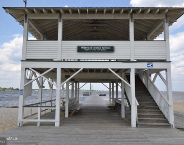 445 E Bayview Avenue - Photo Thumbnail 24