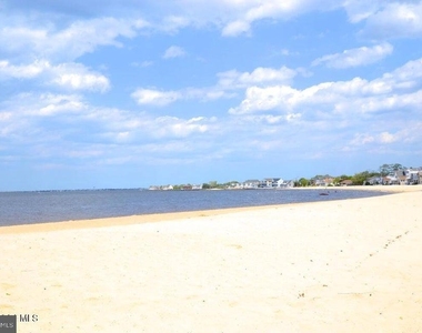 445 E Bayview Avenue - Photo Thumbnail 26