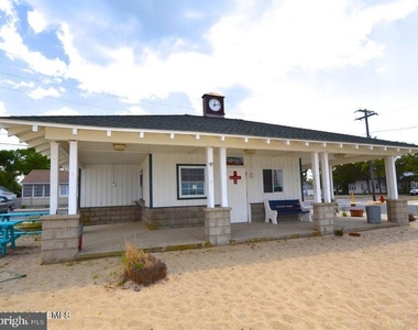 445 E Bayview Avenue - Photo Thumbnail 28
