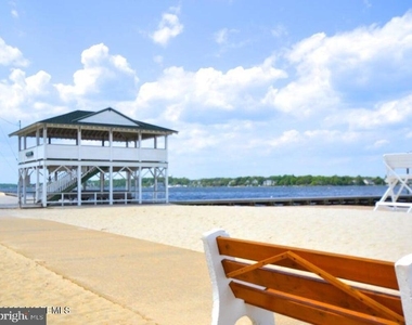 445 E Bayview Avenue - Photo Thumbnail 25