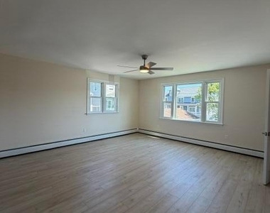 445 E Bayview Avenue - Photo Thumbnail 19