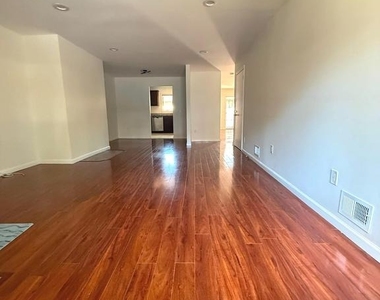3 Cambridge Drive - Photo Thumbnail 3