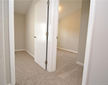 4326 Halliwell Drive - Photo Thumbnail 16