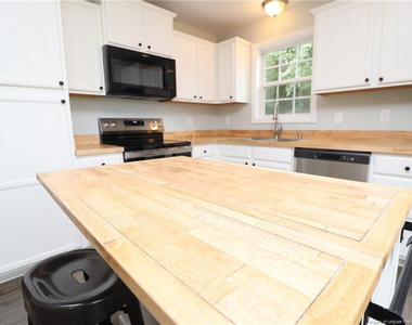 1041 Parkers Ridge Drive - Photo Thumbnail 8