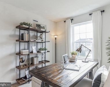 216 Macoun Way - Photo Thumbnail 27