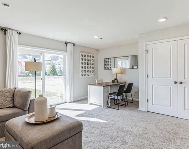 216 Macoun Way - Photo Thumbnail 6