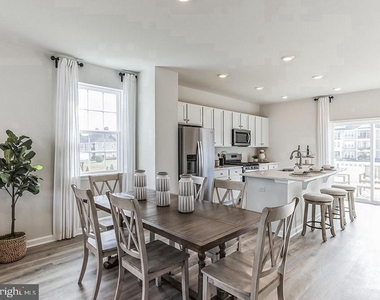 216 Macoun Way - Photo Thumbnail 15