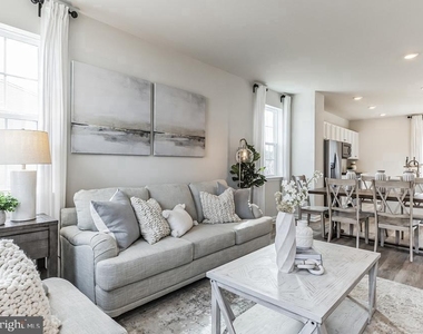 216 Macoun Way - Photo Thumbnail 18