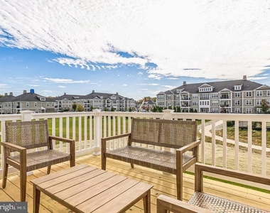 216 Macoun Way - Photo Thumbnail 21