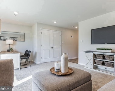 216 Macoun Way - Photo Thumbnail 7