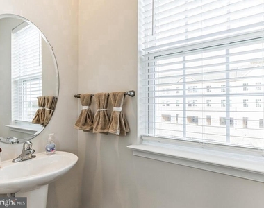 216 Macoun Way - Photo Thumbnail 20