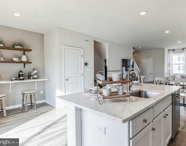 216 Macoun Way - Photo Thumbnail 10