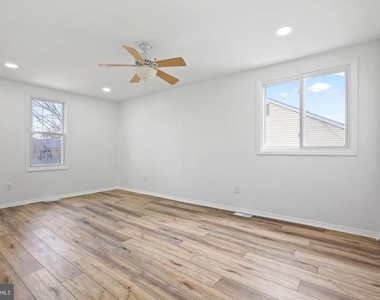 7710 Greenbrier Road - Photo Thumbnail 25