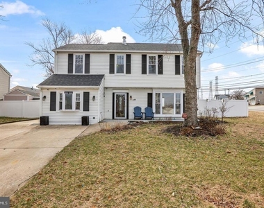 7710 Greenbrier Road - Photo Thumbnail 1