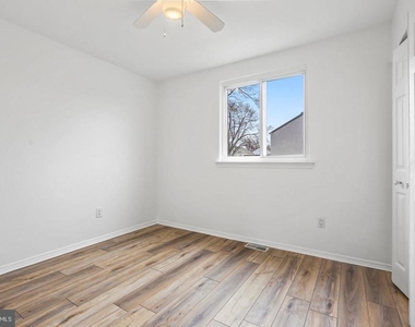 7710 Greenbrier Road - Photo Thumbnail 22