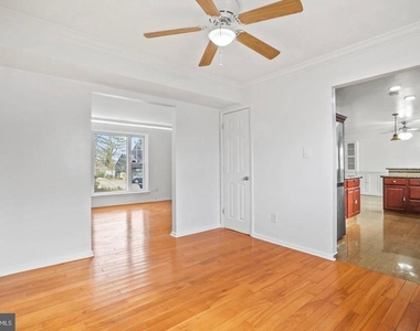 7710 Greenbrier Road - Photo Thumbnail 10