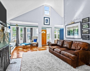 282 Lake Street - Photo Thumbnail 10