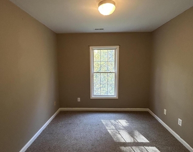 5418 Gunnette Drive - Photo Thumbnail 5