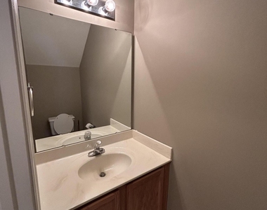 5418 Gunnette Drive - Photo Thumbnail 10