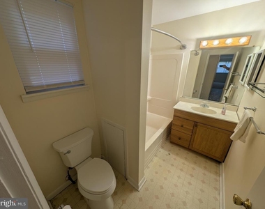 12 Florence Tollgate - Photo Thumbnail 9