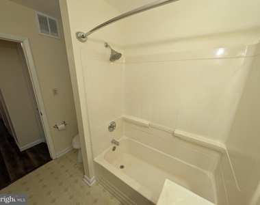 12 Florence Tollgate - Photo Thumbnail 10