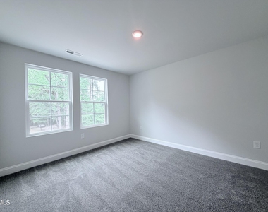 824 Roane Street - Photo Thumbnail 8