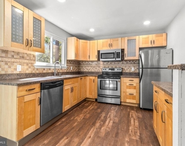 309 California Trail - Photo Thumbnail 8