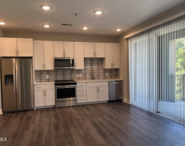 414-309 S White Street - Photo Thumbnail 7