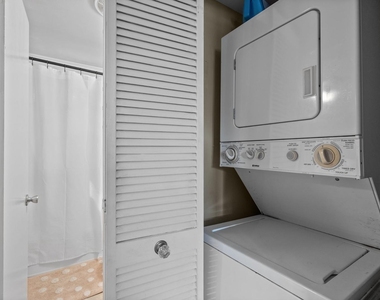 635 Daniels Street - Photo Thumbnail 10
