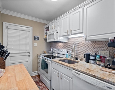 635 Daniels Street - Photo Thumbnail 8
