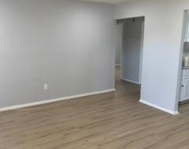 223 Kinsley Road - Photo Thumbnail 3