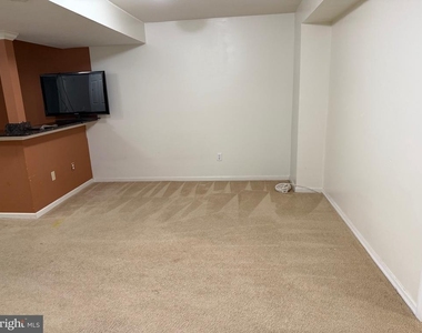 268 Regents Circle - Photo Thumbnail 17