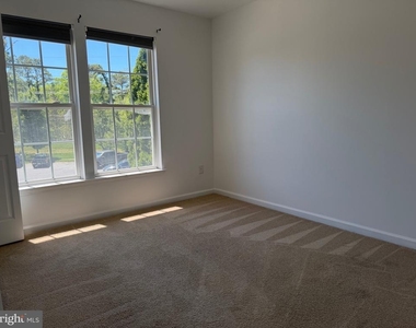 268 Regents Circle - Photo Thumbnail 26