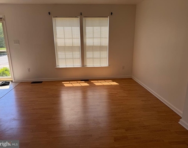 268 Regents Circle - Photo Thumbnail 1