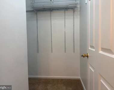 268 Regents Circle - Photo Thumbnail 44