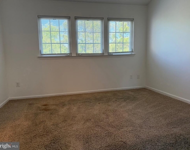 268 Regents Circle - Photo Thumbnail 40