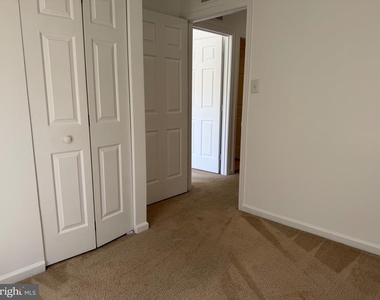 268 Regents Circle - Photo Thumbnail 24