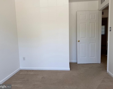 268 Regents Circle - Photo Thumbnail 31