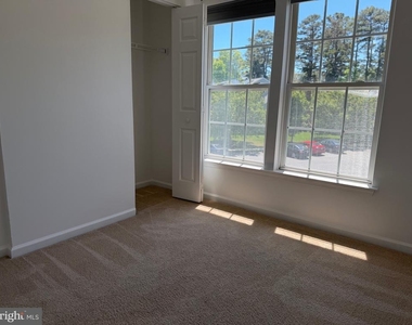 268 Regents Circle - Photo Thumbnail 27
