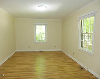 840 Nathaniel Estate Lane - Photo Thumbnail 12
