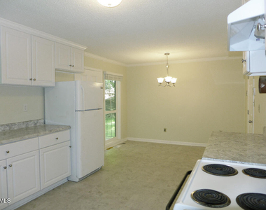840 Nathaniel Estate Lane - Photo Thumbnail 8