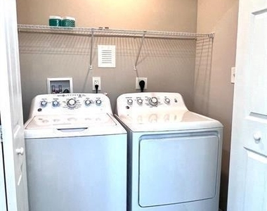 2105 Ruatan Street - Photo Thumbnail 22
