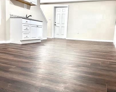 2105 Ruatan Street - Photo Thumbnail 17