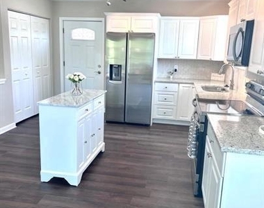2105 Ruatan Street - Photo Thumbnail 7