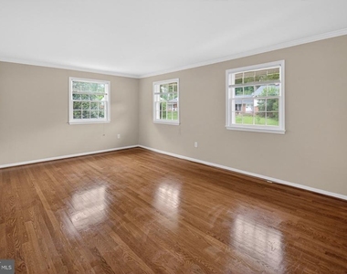13008 Bellevue Street - Photo Thumbnail 2